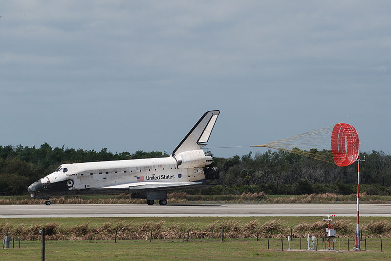 Discovery lands for a final time