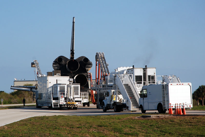 Discovery lands for a final time