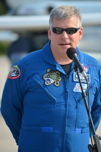 Astronauts arrive for Endeavour's final flight