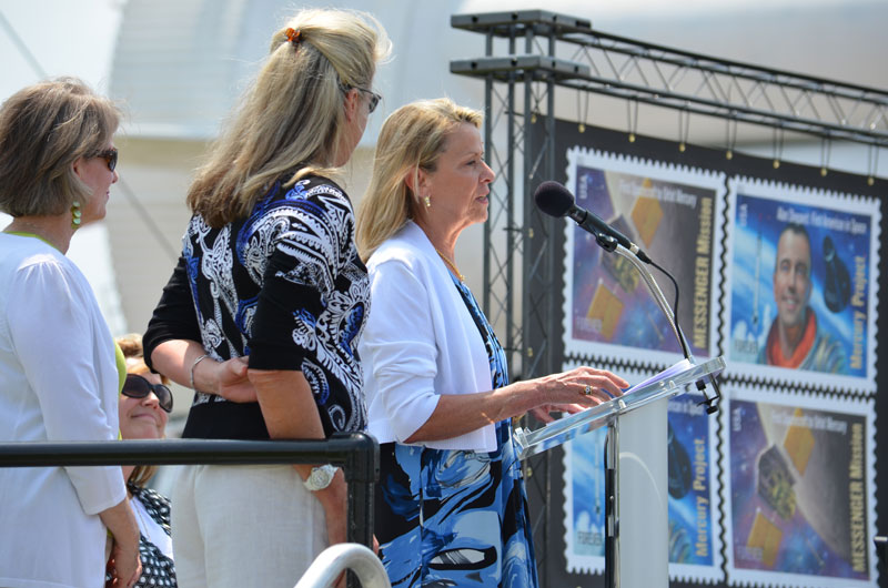 New U.S. stamps honor two Mercury explorers