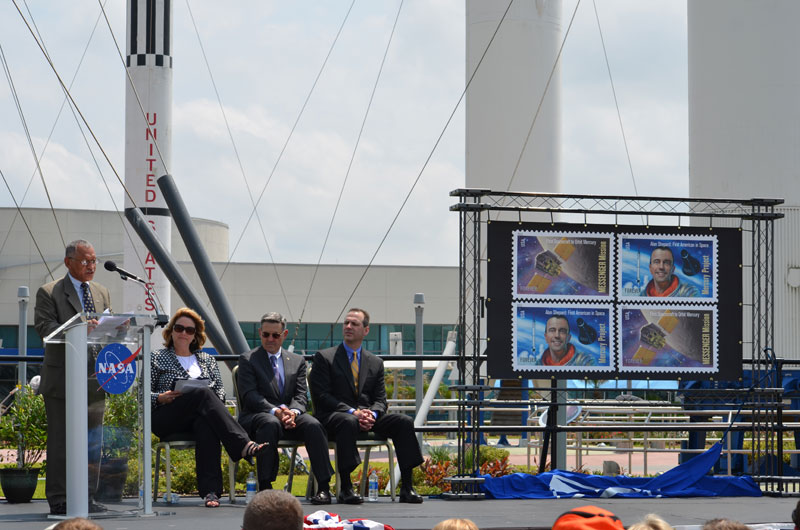 New U.S. stamps honor two Mercury explorers