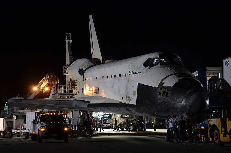 Post-last-landing walkaround of space shuttle Endeavour