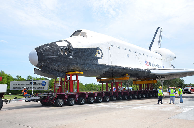 Sunday drive: Space shuttle replica's road trip to Space Center Houston