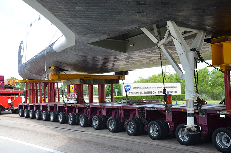 Sunday drive: Space shuttle replica's road trip to Space Center Houston