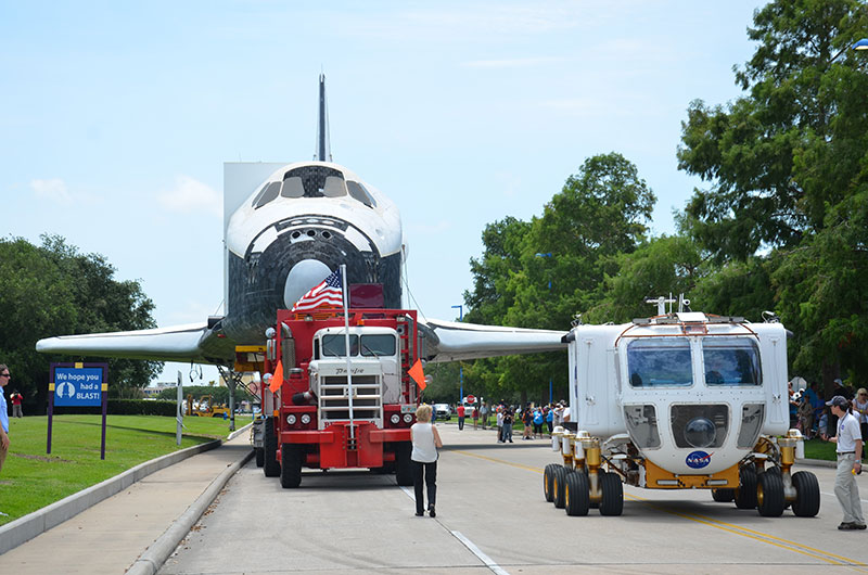 Sunday drive: Space shuttle replica's road trip to Space Center Houston