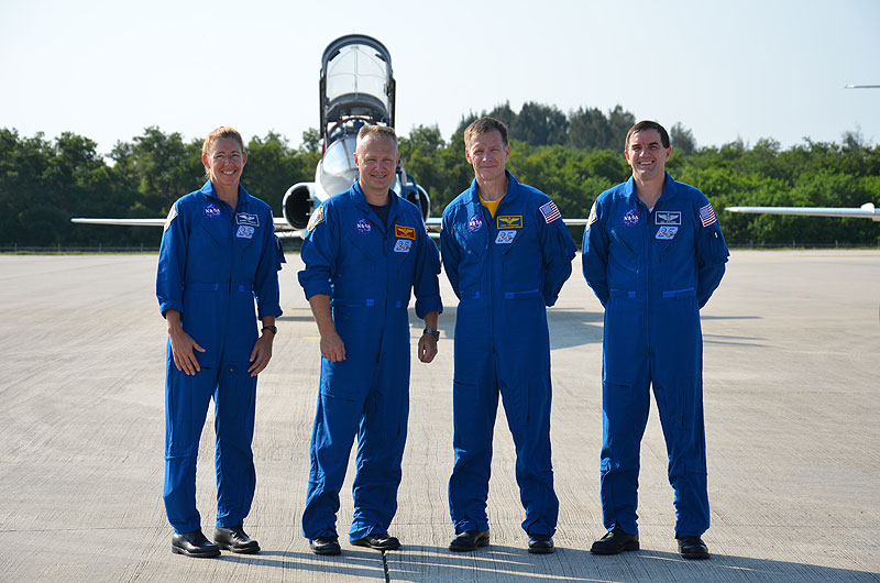 Final space shuttle crew rehearses for launch day