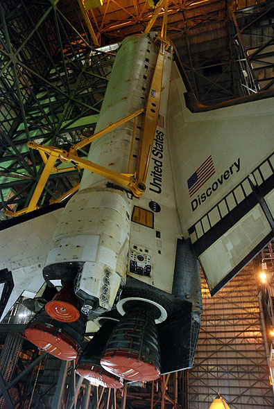 Shuttle Discovery mated with its final boosters and tank