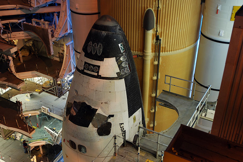 Space shuttle Discovery makes last trip to launch pad