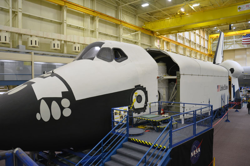 Seattle-bound space shuttle sim segmented for shipping